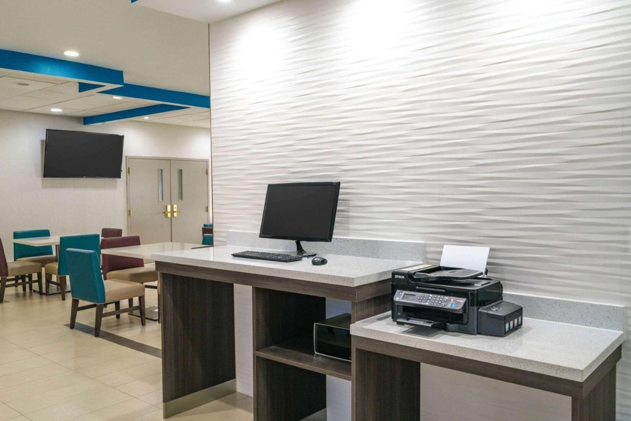 Hotel La Quinta By Wyndham Latham Albany Airport Zewnętrze zdjęcie