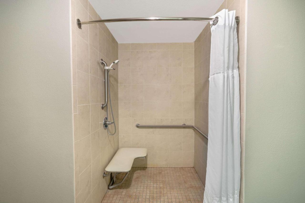 Hotel La Quinta By Wyndham Latham Albany Airport Zewnętrze zdjęcie